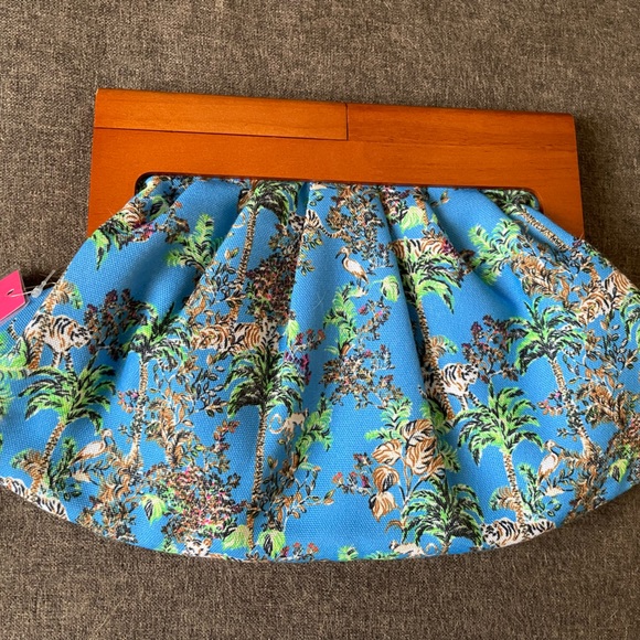 NWT Lilly Pulitzer Bermuda Clutch - Picture 3 of 3